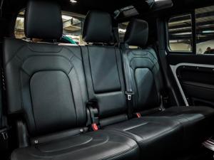 Land Rover Defender 110 D350 X-Dynamic HSE - Image 20