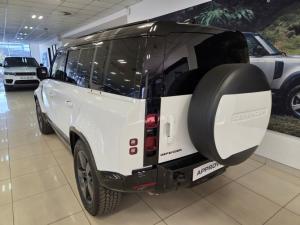 Land Rover Defender 110 D350 X-Dynamic HSE - Image 2