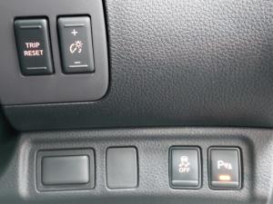 Nissan Navara 2.5DDTi double cab Stealth 4x4 - Image 15