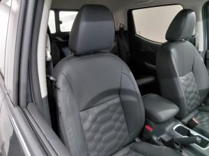 Nissan Navara 2.5DDTi double cab Stealth 4x4 - Image 19