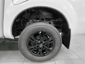 Nissan Navara 2.5DDTi double cab Stealth - Image 5