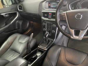 Volvo V40 T4 Momentum auto - Image 17