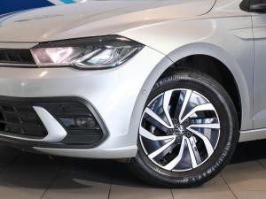 Volkswagen Polo hatch 1.0TSI Life manual - Image 6