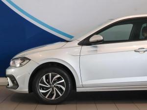 Volkswagen Polo hatch 1.0TSI Life manual - Image 7