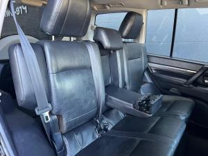 Mitsubishi Pajero 5-door 3.2DI-D GLS - Image 15