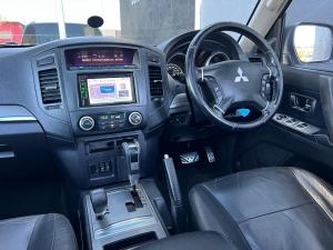 Mitsubishi Pajero 5-door 3.2DI-D GLS - Image 18
