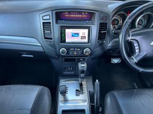 Mitsubishi Pajero 5-door 3.2DI-D GLS - Image 20