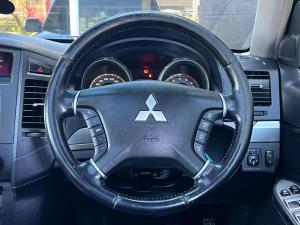 Mitsubishi Pajero 5-door 3.2DI-D GLS - Image 23