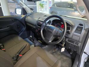 Isuzu D-Max Gen 6 250c single cab Fleetside - Image 13