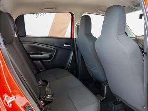 Toyota Vitz 1.0 XR manual - Image 12