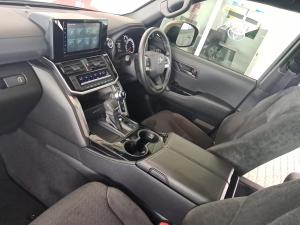 Toyota Land Cruiser 300 3.3D GX-R - Image 7