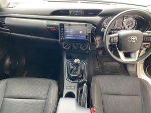 Toyota Hilux 2.4GD-6 double cab Raider manual - Image 6