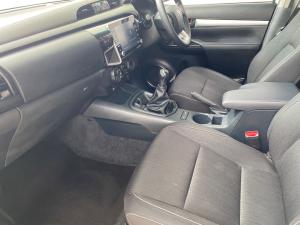 Toyota Hilux 2.4GD-6 double cab Raider manual - Image 7