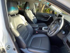 Toyota RAV4 2.0 VX - Image 13