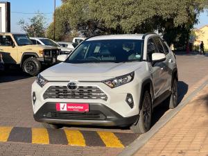 Toyota RAV4 2.0 VX - Image 16
