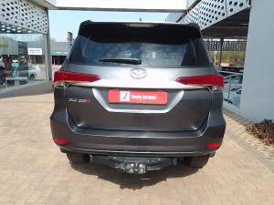 Toyota Fortuner 2.4GD-6 manual - Image 5