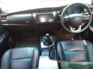 Toyota Fortuner 2.4GD-6 manual - Image 6