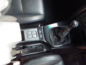 Toyota Fortuner 2.4GD-6 manual - Image 9
