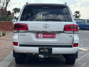Toyota Land Cruiser 200 4.5D-4D V8 VX-R - Image 5