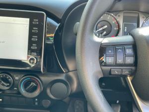 Toyota Hilux 2.4GD-6 Xtra cab Raider manual - Image 9