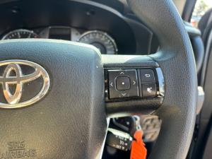 Toyota Hilux 2.4GD-6 Xtra cab Raider manual - Image 10