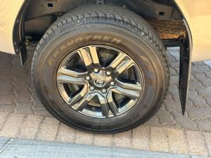 Toyota Hilux 2.4GD-6 Xtra cab Raider manual - Image 12