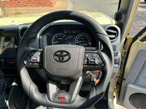 Toyota Land Cruiser 79 2.8GD-6 double cab - Image 8
