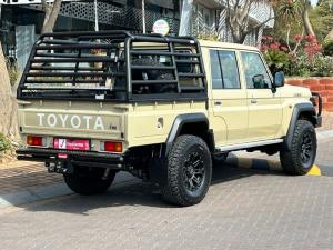 Toyota Land Cruiser 79 2.8GD-6 double cab - Image 2
