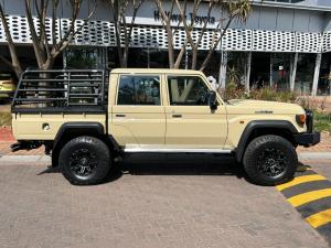 Toyota Land Cruiser 79 2.8GD-6 double cab - Image 3