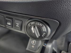 Nissan Navara 2.5DDTI PRO-4X 4X4 automatic D/C - Image 17