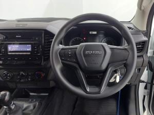 Isuzu D-Max 1.9TD double cab L manual - Image 12