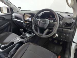 Isuzu D-Max 1.9TD double cab L manual - Image 5