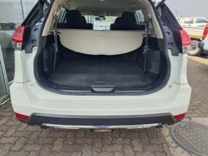 Nissan X-Trail 2.5 4x4 Acenta Tech - Image 11