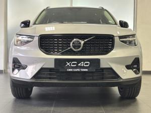 Volvo XC40 B4 Plus Dark - Image 2