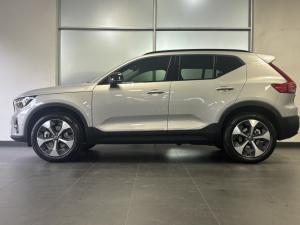 Volvo XC40 B4 Plus Dark - Image 3