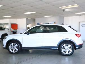 Audi Q3 40TFSI quattro Advanced - Image 2