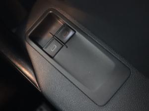 Volkswagen Polo Vivo hatch 1.6 Comfortline auto - Image 19