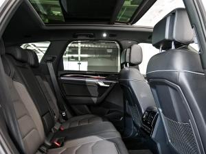Volkswagen Touareg V6 TDI R-Line - Image 20