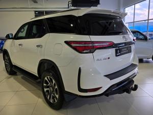 Toyota Fortuner 2.4GD-6 auto - Image 6