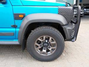 Suzuki Jimny 1.5 GLX AllGrip 3-door manual - Image 8