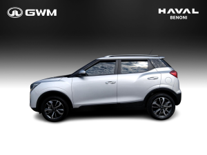 Mahindra XUV300 1.5TD W8 - Image 5