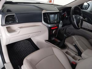 Mahindra XUV300 1.5TD W8 - Image 8
