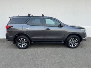 Toyota Fortuner 2.4GD-6 auto - Image 3