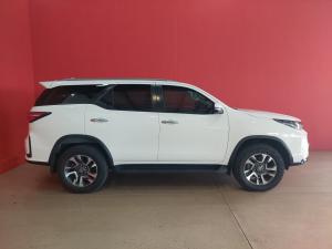 Toyota Fortuner 2.4GD-6 4x4 - Image 3