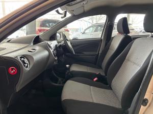 Toyota Etios hatch 1.5 Sprint - Image 7
