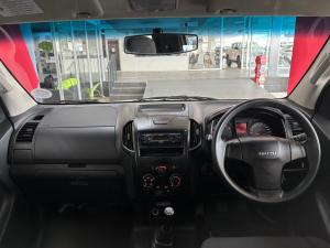 Isuzu D-Max Gen 6 250c single cab Fleetside - Image 6