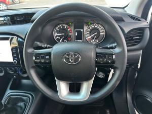 Toyota Hilux 2.4GD-6 double cab Raider manual - Image 8