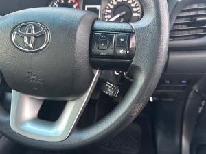 Toyota Hilux 2.4GD-6 double cab Raider manual - Image 10