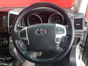 Toyota Land Cruiser 200 4.5D-4D V8 VX - Image 8