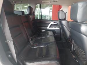 Toyota Land Cruiser 200 4.5D-4D V8 VX - Image 11